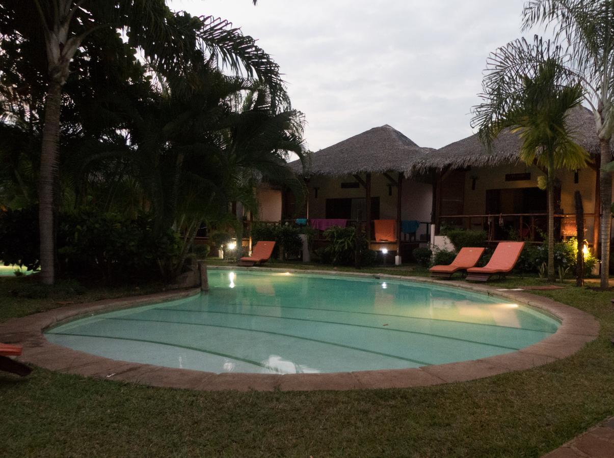 Le Zahir Lodge Ambatoloaka  Exterior foto